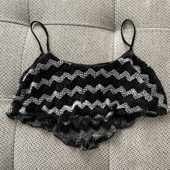 Silver and Black detailed crop top - Picture 2 of 2